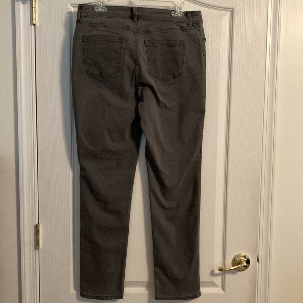 Croft & Barrow Grey Denim Jeans 12 - Picture 4 of 8